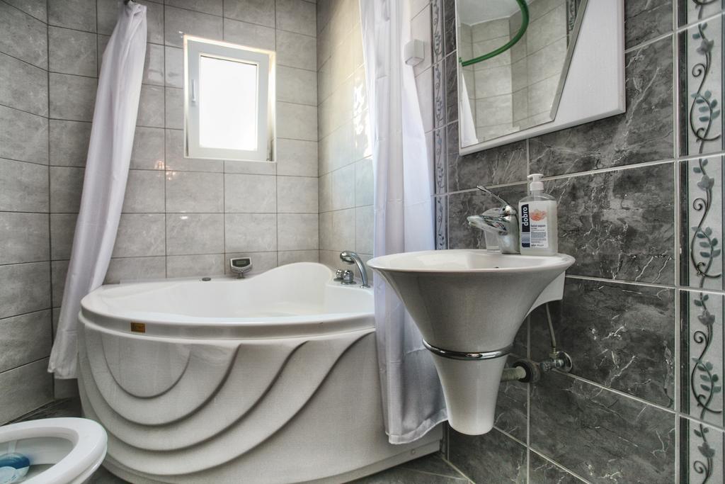 Apartments Villa Happy Mrcevac Zewnętrze zdjęcie